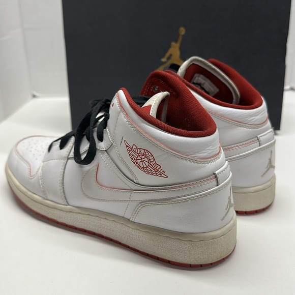 Air Jordan 1 Mid Sneakers Shoes Leather Retro White Red Black Size 7 Youth - Picture 3 of 12
